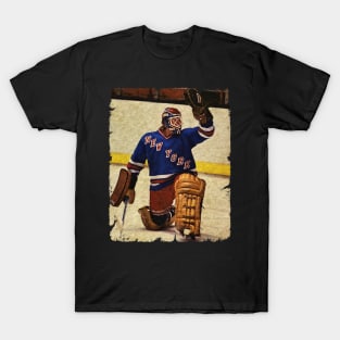 Eddie Mio, 1981 in New York Rangers (66 GP) T-Shirt